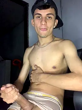 Snapshot of gabrielzinnnn085 chatting on November 13, 2025, 10:24 pm gabrielzinnnn085 online show from November 13, 2025, 10:24 pm