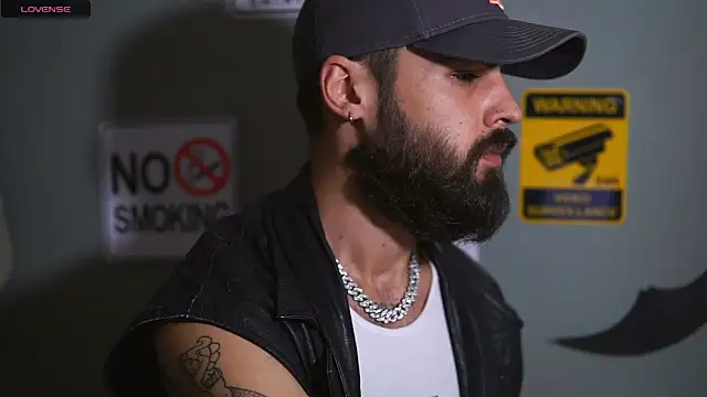 Snapshot of HairyRobxxx chatting on November 23, 2025, 4:28 pm HairyRobxxx online show from November 23, 2025, 4:28 pm