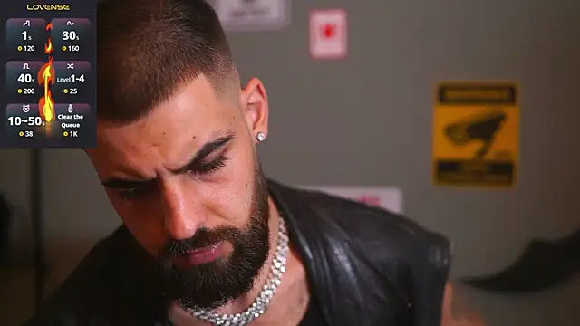 Snapshot of HairyRobxxx chatting on December 3, 2025, 7:35 pm HairyRobxxx online show from December 3, 2025, 7:35 pm