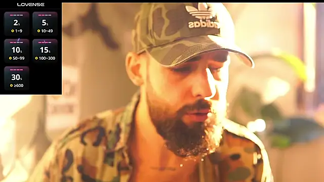 Snapshot of HairyRobxxx chatting on October 31, 2025, 2:02 pm HairyRobxxx online show from October 31, 2025, 2:02 pm