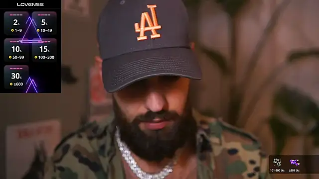 Snapshot of HairyRobxxx chatting on November 2, 2025, 8:36 pm HairyRobxxx online show from November 2, 2025, 8:36 pm