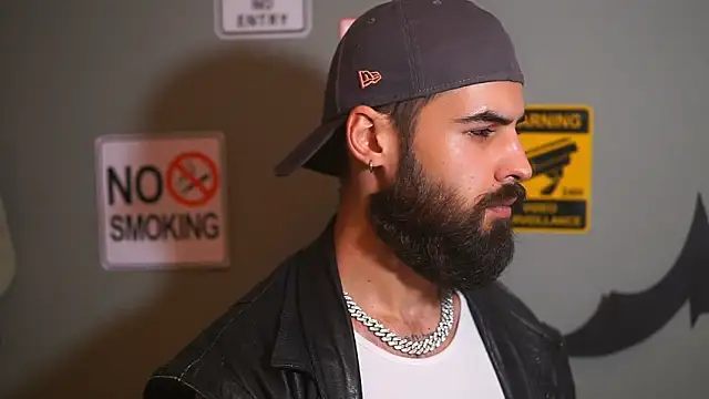 Snapshot of HairyRobxxx chatting on November 26, 2025, 9:15 pm HairyRobxxx online show from November 26, 2025, 9:15 pm