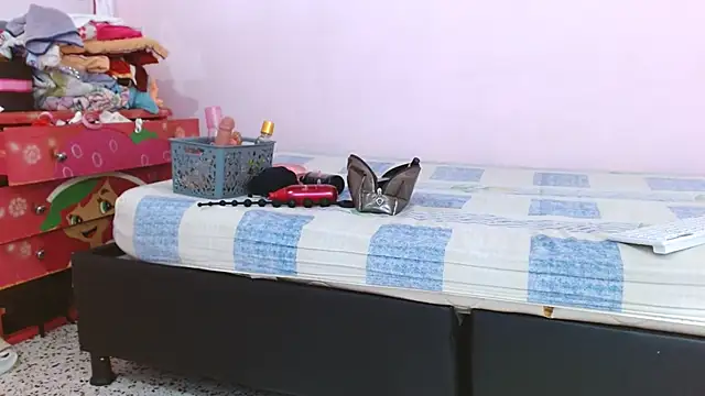 Snapshot of latinabueno41 chatting on February 16, 2025, 8:33 pm latinabueno41 online show from February 16, 2025, 8:33 pm