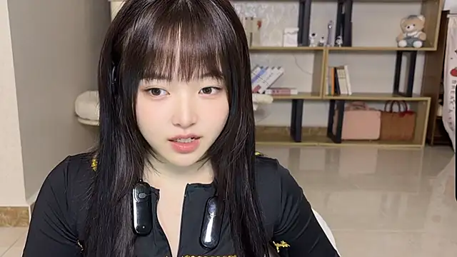 Chenjing0 online show from October 8, 2025, 2:35 am