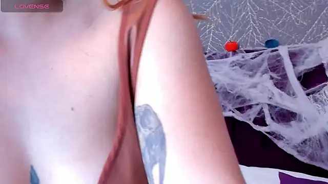 LiaCathaleya online show from October 29, 2025, 8:30 pm