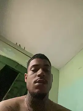 Snapshot of TiagopirocudoMG chatting on February 20, 2025, 2:29 am TiagopirocudoMG online show from February 20, 2025, 2:29 am