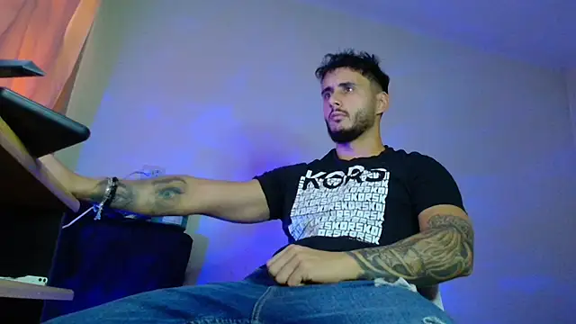 Snapshot of XanderCage99 chatting on October 1, 2025, 7:02 am XanderCage99 online show from October 1, 2025, 7:02 am