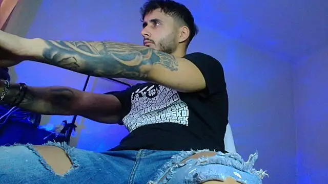 Snapshot of XanderCage99 chatting on November 26, 2025, 8:47 am XanderCage99 online show from November 26, 2025, 8:47 am