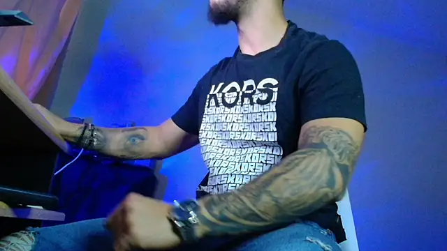 Snapshot of XanderCage99 chatting on October 7, 2025, 7:20 am XanderCage99 online show from October 7, 2025, 7:20 am