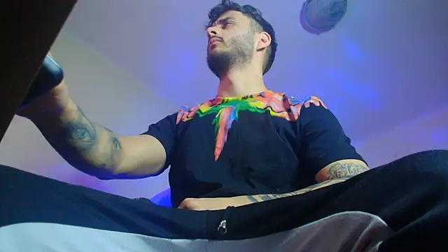 Snapshot of XanderCage99 chatting on March 11, 2025, 8:19 am XanderCage99 online show from March 11, 2025, 8:19 am