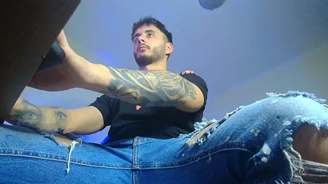 Snapshot of XanderCage99 chatting on March 4, 2025, 10:05 pm XanderCage99 online show from March 4, 2025, 10:05 pm