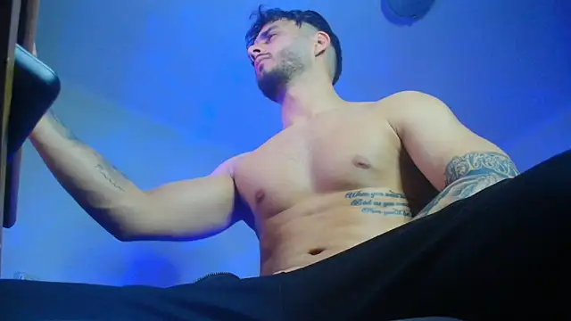 Snapshot of XanderCage99 chatting on March 21, 2025, 4:39 am XanderCage99 online show from March 21, 2025, 4:39 am