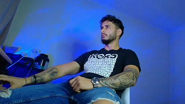 Snapshot of XanderCage99 chatting on October 10, 2025, 4:02 am XanderCage99 online show from October 10, 2025, 4:02 am