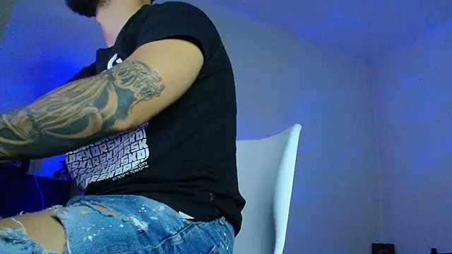 Snapshot of XanderCage99 chatting on November 18, 2025, 6:17 am XanderCage99 online show from November 18, 2025, 6:17 am