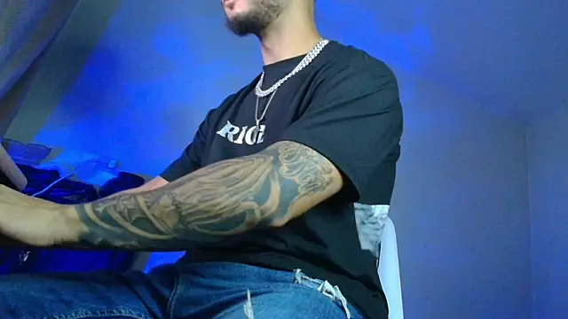 Snapshot of XanderCage99 chatting on October 15, 2025, 4:11 am XanderCage99 online show from October 15, 2025, 4:11 am