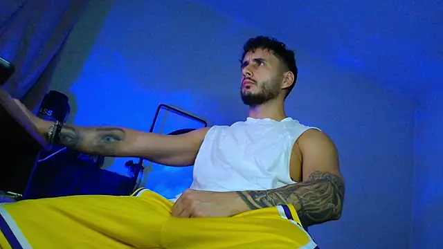 Snapshot of XanderCage99 chatting on November 10, 2025, 2:38 am XanderCage99 online show from November 10, 2025, 2:38 am