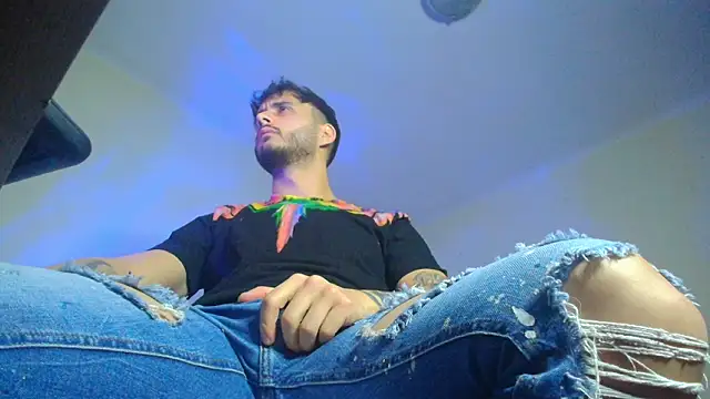 Snapshot of XanderCage99 chatting on March 5, 2025, 1:10 am XanderCage99 online show from March 5, 2025, 1:10 am