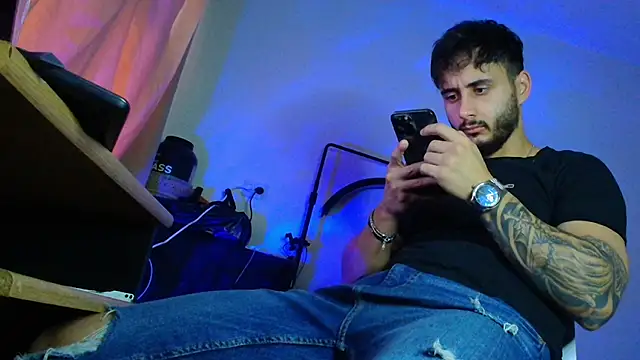 Snapshot of XanderCage99 chatting on November 1, 2025, 8:30 am XanderCage99 online show from November 1, 2025, 8:30 am