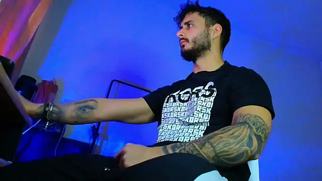 Snapshot of XanderCage99 chatting on December 15, 2025, 12:00 pm XanderCage99 online show from December 15, 2025, 12:00 pm