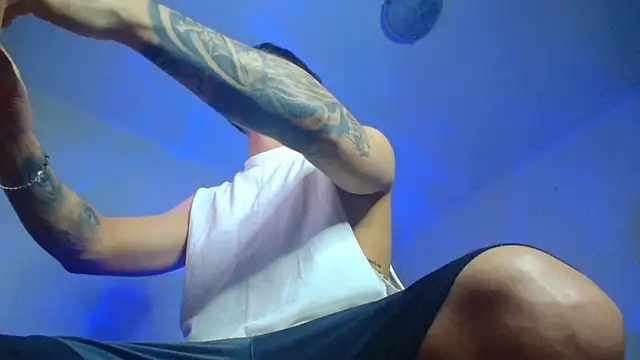 Snapshot of XanderCage99 chatting on March 23, 2025, 4:16 am XanderCage99 online show from March 23, 2025, 4:16 am