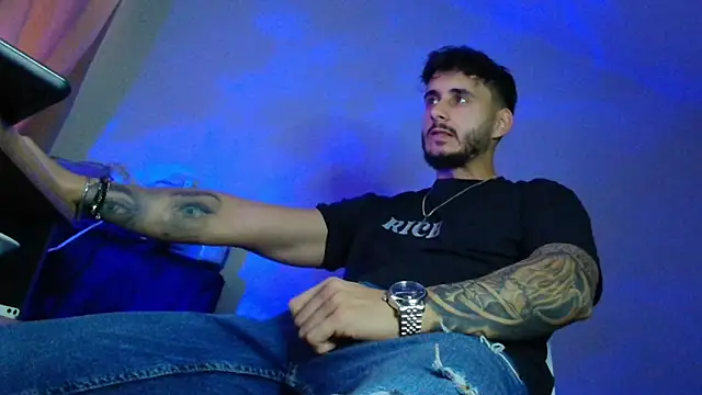 Snapshot of XanderCage99 chatting on October 20, 2025, 6:15 am XanderCage99 online show from October 20, 2025, 6:15 am