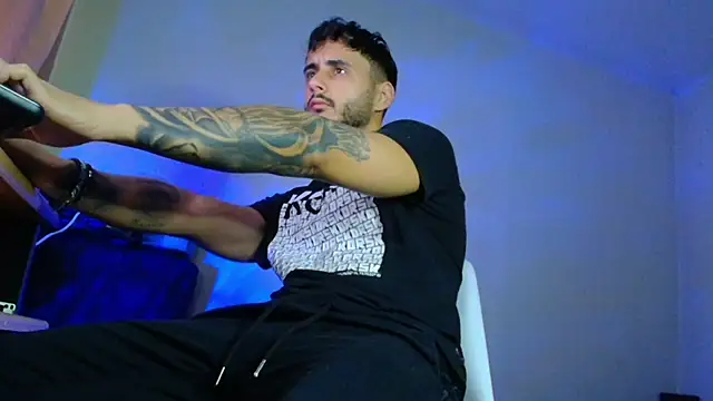 Snapshot of XanderCage99 chatting on October 5, 2025, 5:20 am XanderCage99 online show from October 5, 2025, 5:20 am