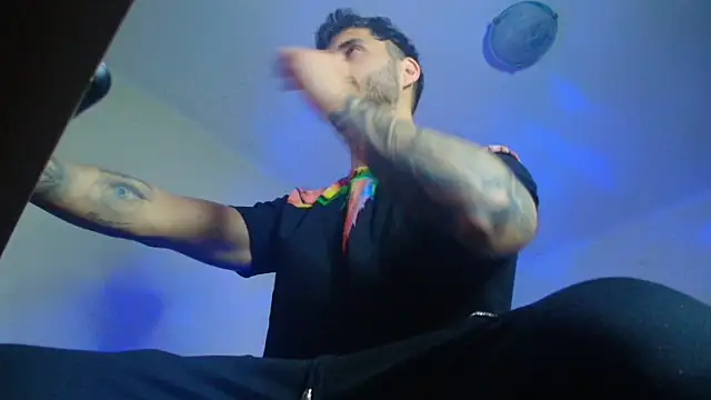 Snapshot of XanderCage99 chatting on March 11, 2025, 5:13 am XanderCage99 online show from March 11, 2025, 5:13 am