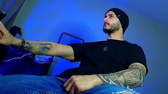 XanderCage99 online show from February 4, 2026, 5:08 pm