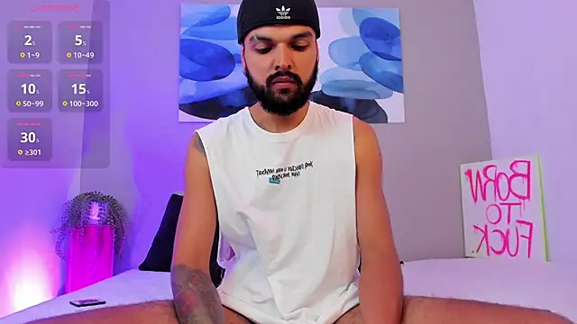 Snapshot of Emilio_Wolf chatting on February 17, 2025, 9:32 pm Emilio Wolf online show from February 17, 2025, 9:32 pm