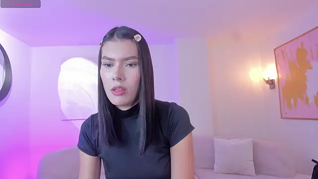 NiaSalvatore online show from April 9, 2026, 1:29 am