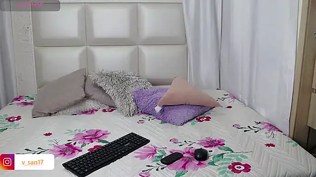 verosantana15 online show from April 15, 2026, 1:44 am