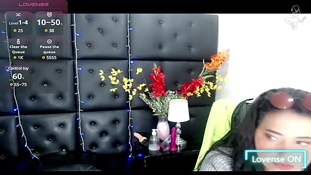 Snapshot of Carolaine01 chatting on March 18, 2025, 10:04 pm Carolaine01 online show from March 18, 2025, 10:04 pm