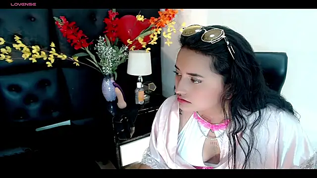 Snapshot of Carolaine01 chatting on February 19, 2025, 9:36 pm Carolaine01 online show from February 19, 2025, 9:36 pm