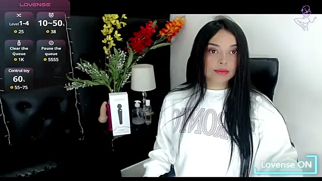 Snapshot of Carolaine01 chatting on March 20, 2025, 4:20 pm Carolaine01 online show from March 20, 2025, 4:20 pm