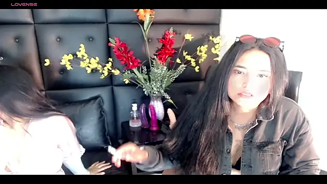 Snapshot of Carolaine01 chatting on March 5, 2025, 11:05 pm Carolaine01 online show from March 5, 2025, 11:05 pm