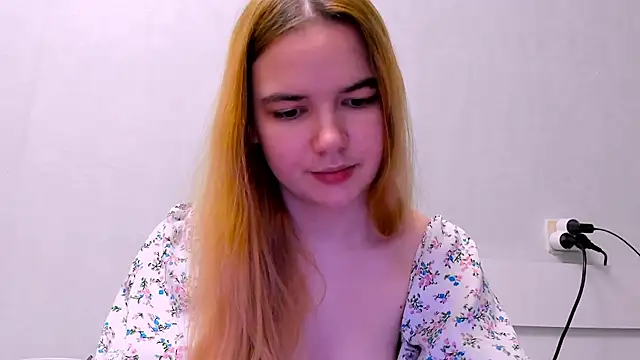 Snapshot of lia_lovelly chatting on December 19, 2025, 10:23 pm lia lovelly online show from December 19, 2025, 10:23 pm