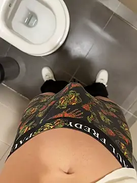 Snapshot of verici34 chatting on March 5, 2026, 8:22 am verici34 online show from March 5, 2026, 8:22 am