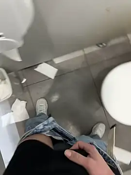 Snapshot of verici34 chatting on April 10, 2026, 8:21 am verici34 online show from April 10, 2026, 8:21 am