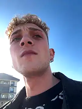 Snapshot of verici34 chatting on December 19, 2025, 9:55 am verici34 online show from December 19, 2025, 9:55 am