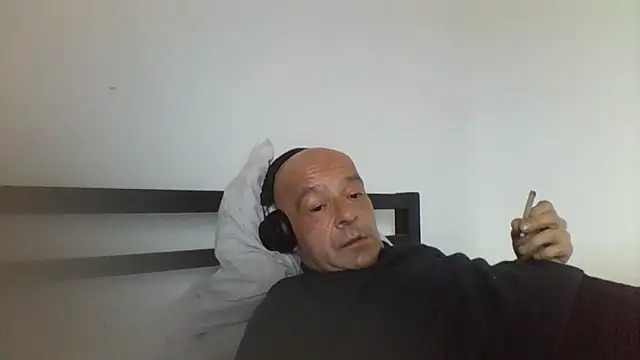 Snapshot of horndude187187 chatting on December 31, 2024, 12:46 pm horndude187187 online show from December 31, 2024, 12:46 pm