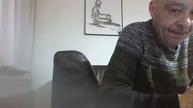 Snapshot of horndude187187 chatting on January 6, 2025, 6:52 pm horndude187187 online show from January 6, 2025, 6:52 pm