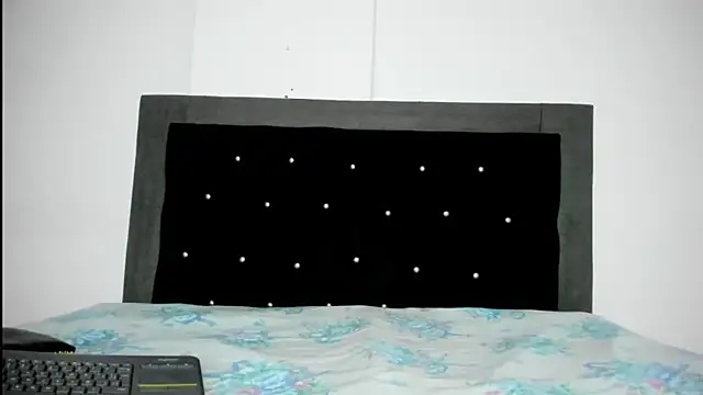 violetadumsper online show from March 18, 2025, 3:12 am