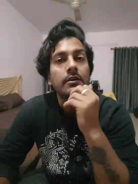 Snapshot of MAGNETICDADDY8 chatting on March 27, 2026, 3:24 pm MAGNETICDADDY8 online show from March 27, 2026, 3:24 pm