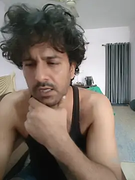 Snapshot of MAGNETICDADDY8 chatting on March 29, 2026, 9:22 am MAGNETICDADDY8 online show from March 29, 2026, 9:22 am