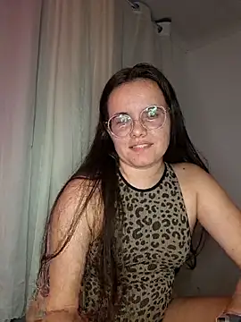Snapshot of camillebr chatting on May 7, 2026, 12:48 am camillebr online show from May 7, 2026, 12:48 am