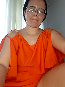Snapshot of camillebr chatting on April 10, 2026, 11:28 am camillebr online show from April 10, 2026, 11:28 am