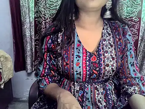 SIYA MAVI online show from December 1, 2025, 4:02 am