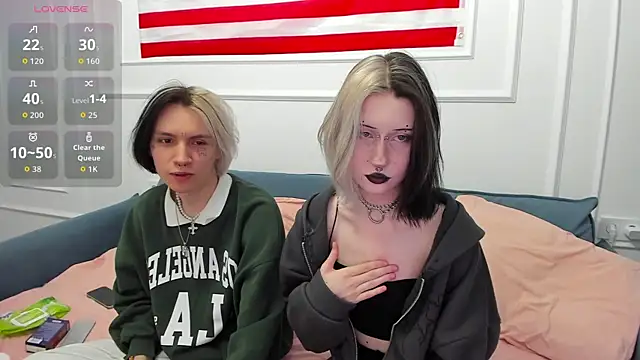 Snapshot of VeryRare_TwinS chatting on April 24, 2026, 10:01 pm VeryRare TwinS online show from April 24, 2026, 10:01 pm