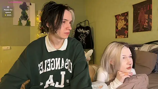 VeryRare TwinS online show from November 18, 2025, 10:02 pm