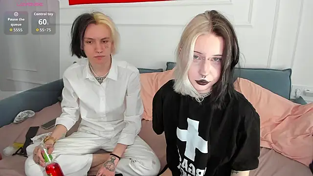 Snapshot of VeryRare_TwinS chatting on May 1, 2026, 4:39 am VeryRare TwinS online show from May 1, 2026, 4:39 am